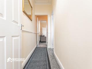 Spacious 3BR Home in Manchester for Family & Contractor Friendly - 1