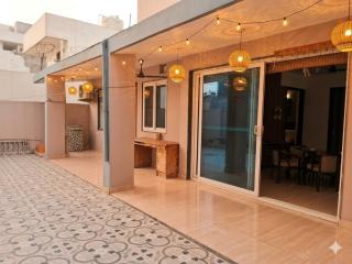 Luxurious 2BHK ! The White Casa !Near Medanta Hospital - 8