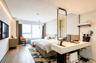 Ningbo Wanda Moments Hotel - 4