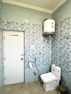 Hotel Grand Comforts - 9