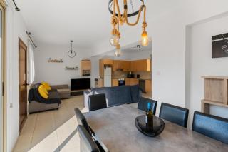 Azure Pearl 3BR Superior Seaside Villa , Protaras - 9