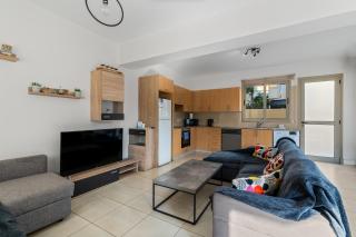 Azure Pearl 3BR Superior Seaside Villa , Protaras - 5