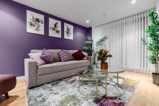 Spacious City Stay 2BR 2BA Parking Included - 0
