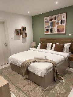 Elegant Retreat at THE BANTREE by Stayy Luxury - 8
