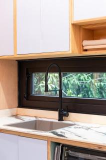 Eco Tiny Home - 4-minute walk from Guiones Beach - 4