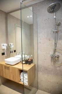 Uzeiri Guest Hotel - 3