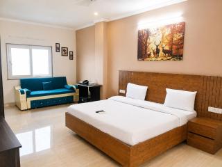 Luxurious 2BHK ! The White Casa !Near Medanta Hospital - 5