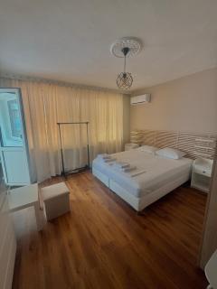 E2 Residence - 5