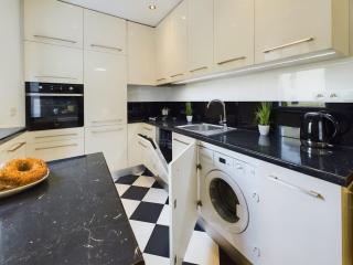Comfortable Pet-Friendly Studio with a Balcony by Noclegi Renters - 8