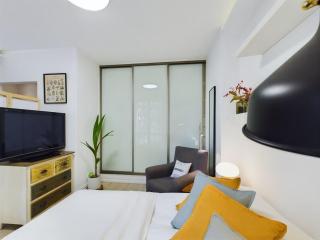 Comfortable Pet-Friendly Studio with a Balcony by Noclegi Renters - 2
