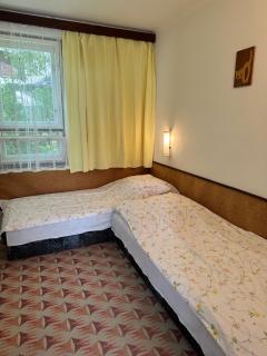 Family Vacation Guesthouse - 2