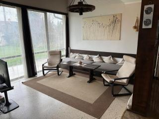 Family Vacation Guesthouse - 6