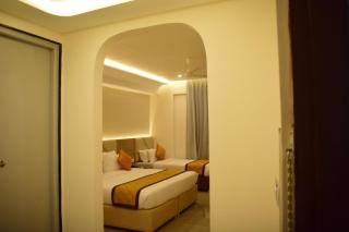 Le Grandeur Hotel,Net Kallappa circle - 2