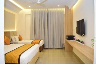 Le Grandeur Hotel,Net Kallappa circle - Bangalore - 9
