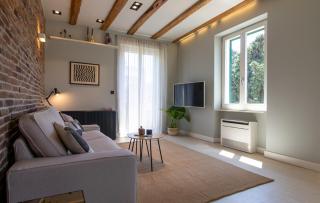 Modern-Vintage Family Oasis Near Center - 9