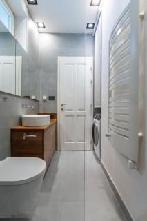 Modern-Vintage Family Oasis Near Center - 1