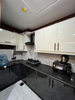 Zannie Luxe Apartments - 9