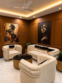 Zannie Luxe Apartments - 7