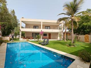 Spacious 4 bedroom Villa in Ngaparou - 0