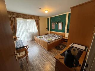 Hunting Suite with Lake View - 5