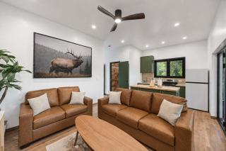 Glacier Luxury Retreat Elk View Cabin 1 - 6