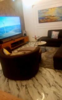 3Bed Profssnal & Family Friendly with Swimming pool, Work Stns, PS5, Gym & near Beaches - 3