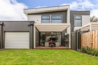 12BR Luxury Escape Near Beach • Museum & CBD - 4
