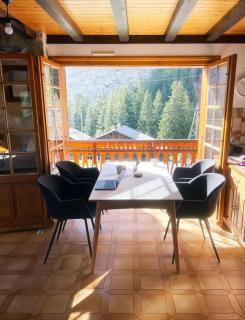 Cosy Alpine Chalet Near MorzineAvoriaz Sleeps 6 - 1