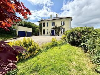 Riverbank House - 2