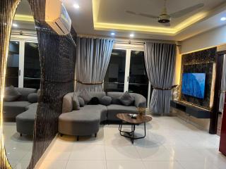 ELYSIUM TOWER- One Bedroom Luxury Apartment With Balcony & City View OPP Centaurus Mall Islamabad - 0