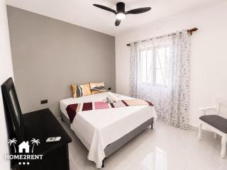 City-center oasis, 3 bedrooms, shared pool - 7