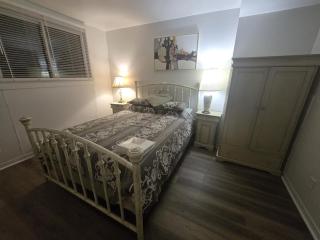 Fully Furnished 1-Bedroom Apartment in Laval - 3