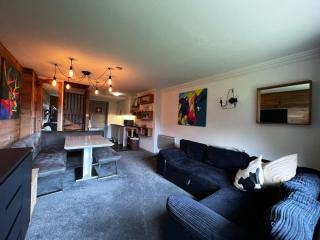 2 Ensuite Bedrooms Walk to town On Bus Route - 1
