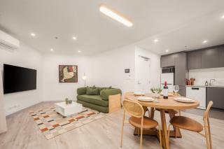 LaneStay - 2BR in Southbank w Large Living and Gym - 3