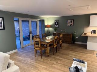 Stylish New Build 3-Bed House near Science Park - 5