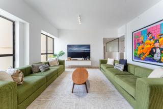Vacationer Holiday Homes I Chic 4 Bed with Office l Epic Marina Views l Steps from JBR Beach, JBR Walk & More - 8