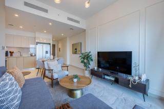 Vacationer Holiday Homes I Central 2 Bedroom I Pool with Burj Khalifa Views l Downtown Dubai - 9