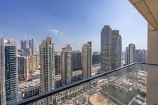Vacationer Holiday Homes I Central 2 Bedroom I Pool with Burj Khalifa Views l Downtown Dubai - 7
