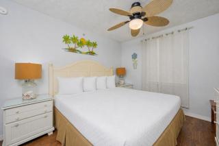 Royal Palms 1107 - 1