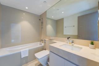 Vacationer Holiday Homes I Luxury 1 Bed I Walk to Dubai Opera & Burj Khalifa - 9