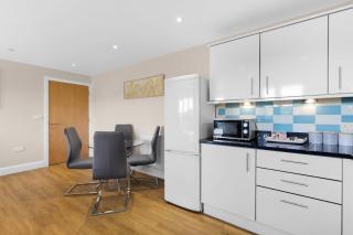Heathrow Living 2BDR 2BA Apt by 360 Stays - Apt 06 - 6