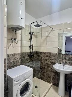 Curri Apartment in Twin Tower- modern Apartament 4 people, 3 min from the Beach - 8