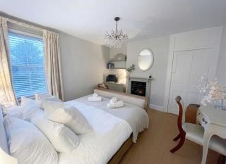 Stylish Boutique 'Duke' Suite In Historic Centre - 4