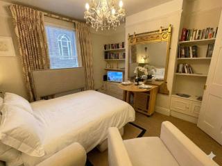 Stylish 'Duchess Suite' in Heart of Cambridge - 2