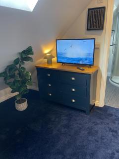 Modern Studio Retreat Just off Vibrant Mill Rd - 4