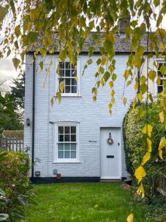 Charming Cottage in historic Grantchester Village - 9