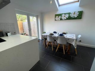 Easy Walk to Addenbrookes Spacious 1 bed Apartment - 4
