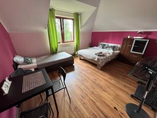 Homely Stay Sauna, Jacuzzi and Free Parking - 3