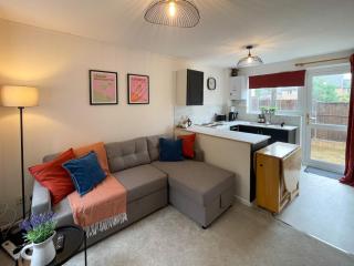 Stylish Central House by Station & River sleeps 4 - 8