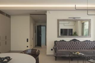 Leste Urban Living, a Stylish Suite for 2, centraly located, with private parking! - 2